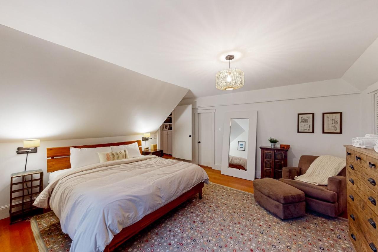 Villa A Little Bit Country, A Little Bit Rock And Roll à Belfast Extérieur photo